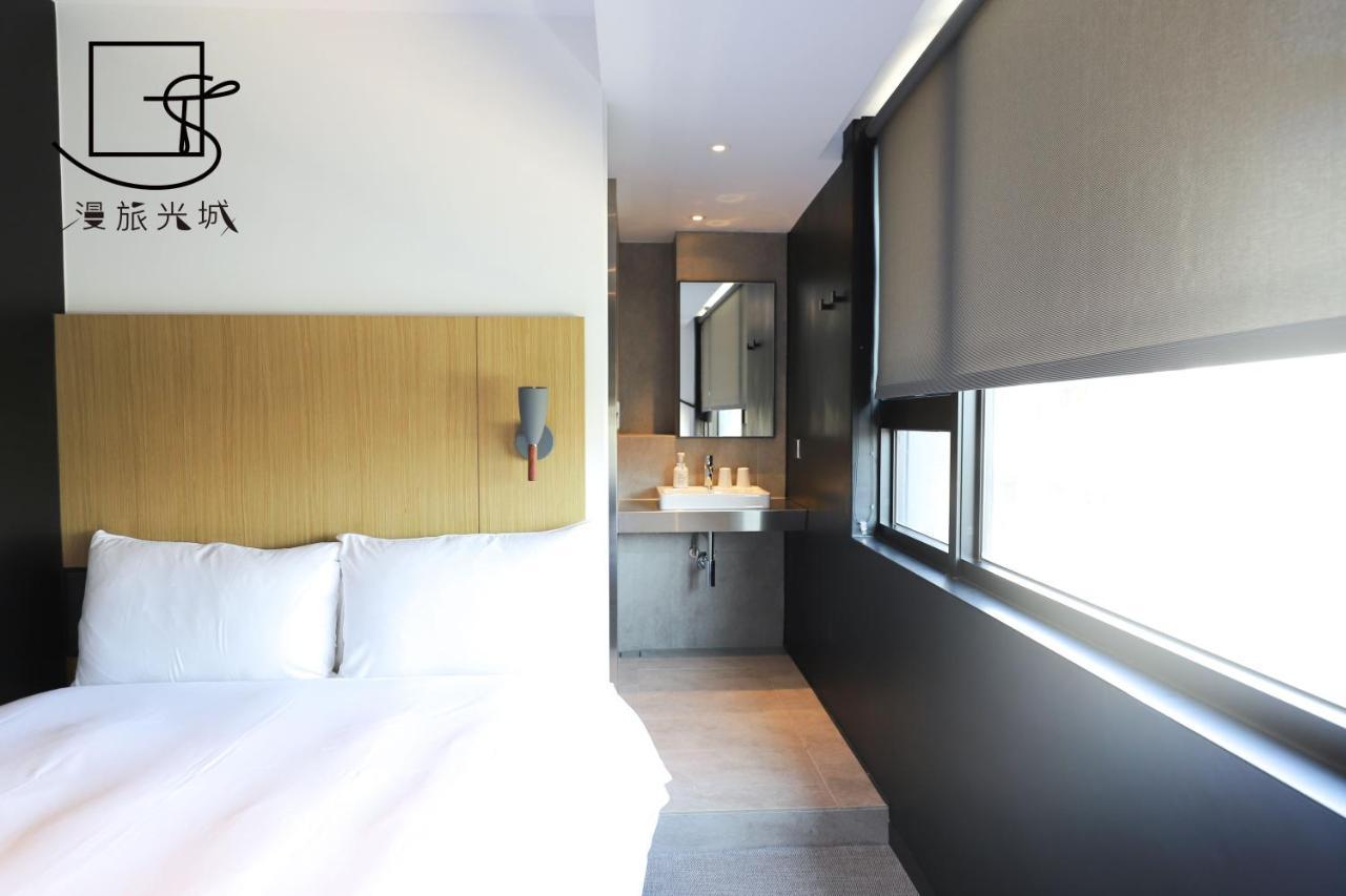 Slow Town Hotel-Glowing Taichung Exterior foto